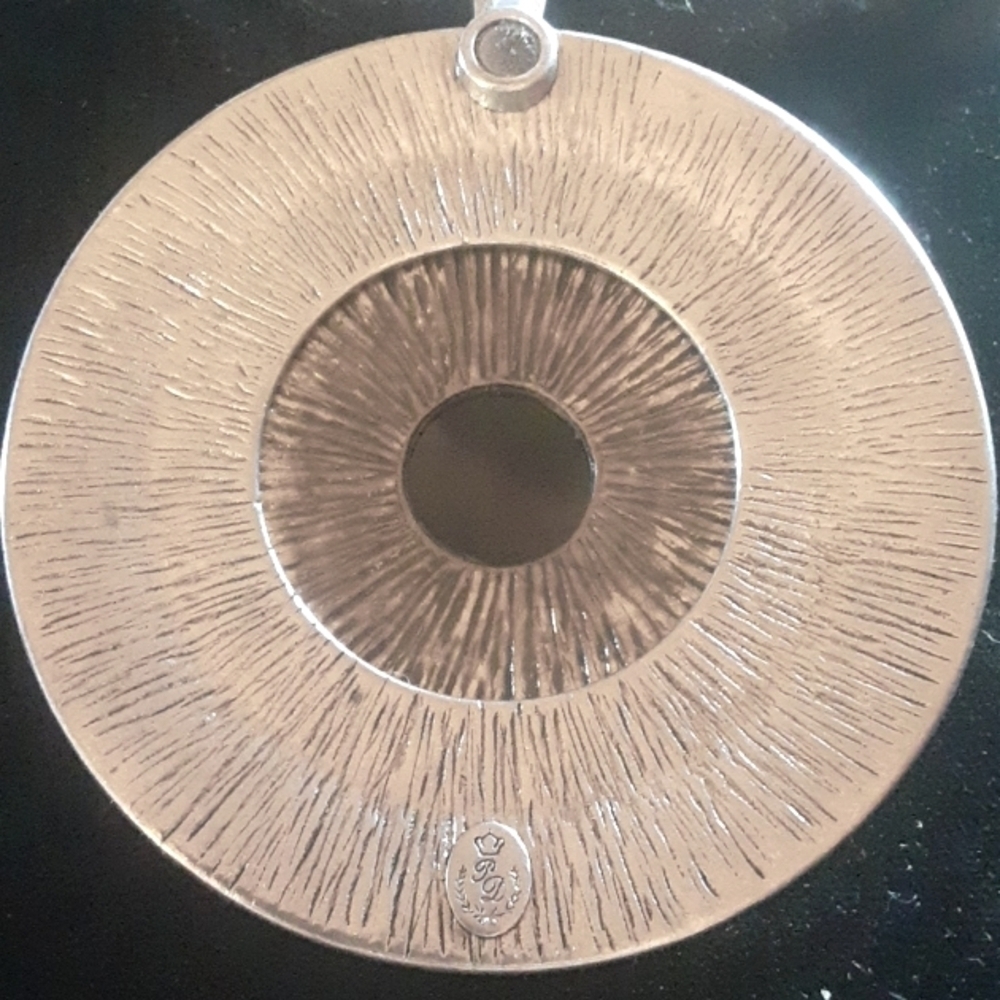 Intricate Black and Silver Tone Pendant - Picture 4 of 6